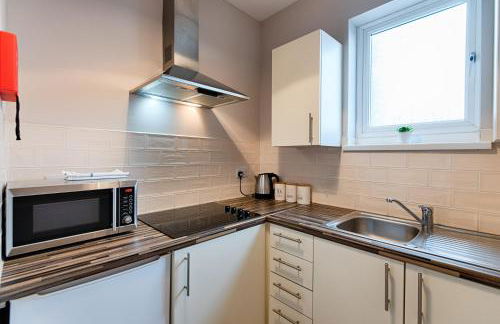 Double Room - Kitchen - Parking - Near Shops - Foto 1