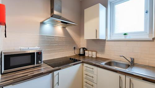 Double Room - Kitchen - Parking - Near Shops - Foto 1