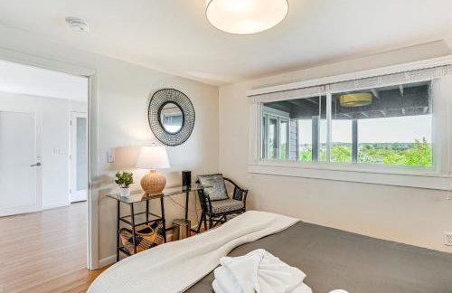 Elegant Gloucester Beach Getaway with Ocean Views! - Foto 14