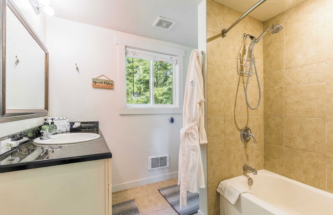 Wolf Beach Cottage by Avantstay Harbor Views - Photo 16