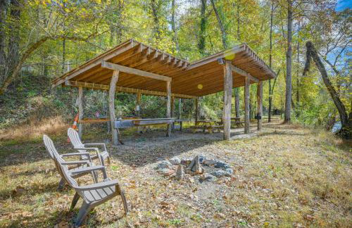 French Broad River Access Whimsical Gem with Deck - Foto 34