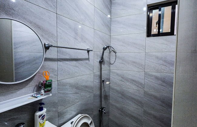 Serene 2BR Escape Poolside Bliss - Foto 18