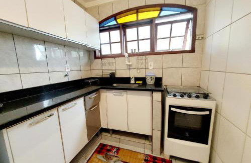 Casa Espaçosa 3 Quartos Sala Cozinha e Churrasqueira - Foto 30