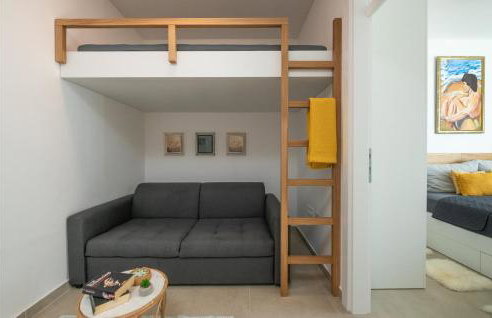 Beautiful Apartment In Plomin Luka - Foto 10