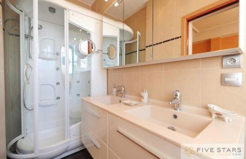 Le Majestic Promenade - Five Stars Holiday House - Foto 50