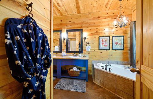 Hickory Bear - Cabin surrounded by pines, Sleeps 10, Hot Tub, Fire Pit, Arcade, Foosball Table & Deck Slide - Photo 27