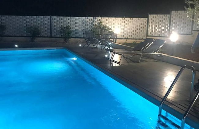 Countryside Villa With Private Pool - Photo 15