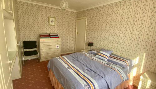 Barking London House sleeps 12 - parking - train tube - airport - Foto 5