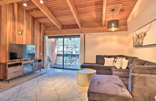 Contemporary Mountain Retreat - Walk to Slopes! - Photo 10