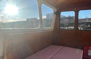 Süsses Motorboot - Bremen Überseestadt - Foto 42