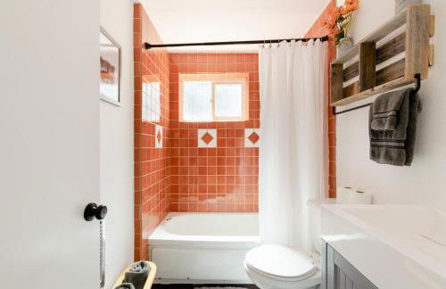 Sprocket Hollow Treetop A-Frame Log Cabin - Foto 31