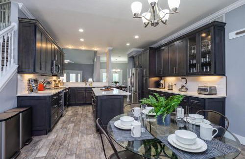 Phenomenal 7BR 4 Master Suites Southeast Pool Hot Tub Gas BBQ 2 Miles to Disney - Foto 33