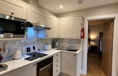 Breckland Lodge 2 with Hot Tub - Foto 26