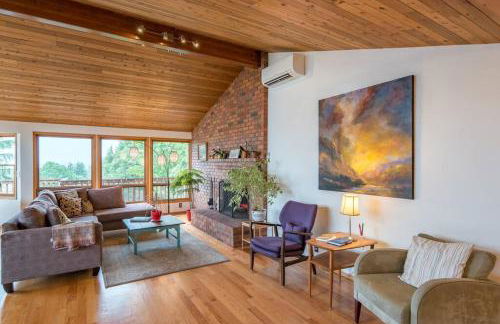 The Flying Whale-MountTabor. - Photo 1