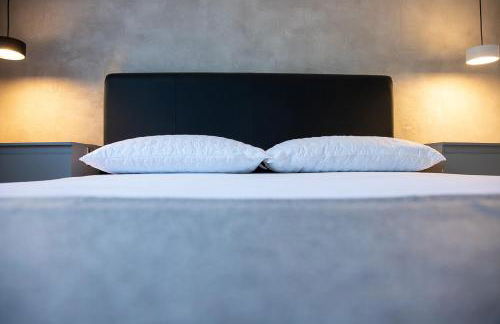 Villa Emma - Modern Bungalow with EV Point, Free Parking & Workspace - Photo 15