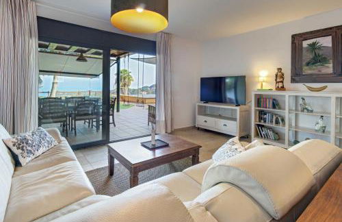 VILLA LA CALA with swimming pool & sea view, 10 min walk from the sea - Photo 25