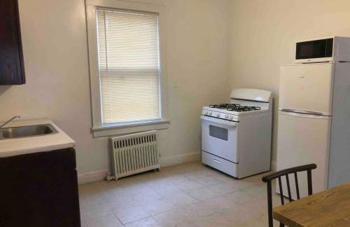 Spacious and bright 2-bedroom apartment with 1-bathroom and private street entrance, MetLife Stadium FIFA World Cup 25 minutes away - Foto 9