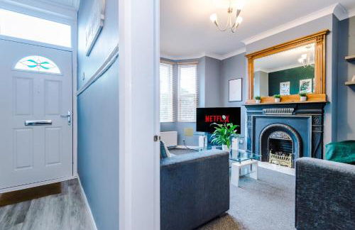 Spacious Modern Chester Home - Great Location - Photo 26