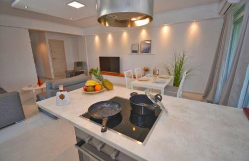 Potamos Deluxe White Apartment - Photo 17