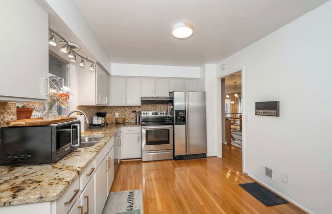 Top Notch City Escape w King Bed - Foto 18