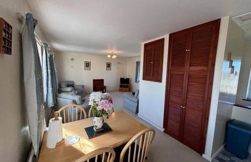 Upside Down Cottage - Foto 1