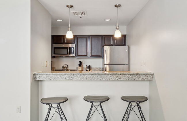 Placemakr Downtown Pittsburgh at The Pennsylvanian - Foto 28