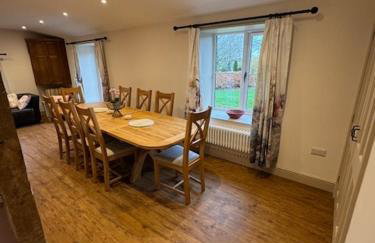 Luxury country oak beamed peaceful retreat - Photo 15