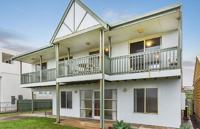 Tahren Beachfront Shack Wifi - Pet-friendly - Photo 12