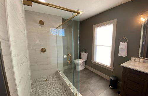 Totally renovated large family getaway! King bed - Foto 60