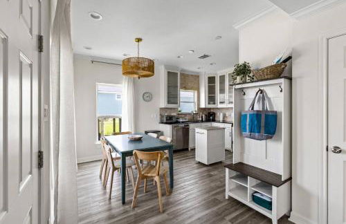 Palms & Pelicans - Photo 7