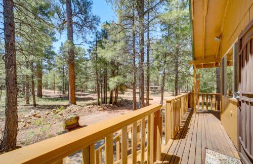 Hike and ATV Secluded Happy Jack Cabin with Deck - Foto 22