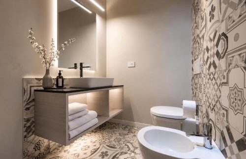 ComeCasa Duomo Exclusive 2 Bedrooms Apartment - Photo 21