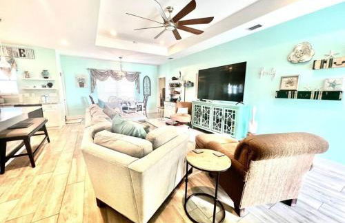 2 Fins Up, Beach Home, Private Pool , Golf Cart, 6 beds - Foto 34