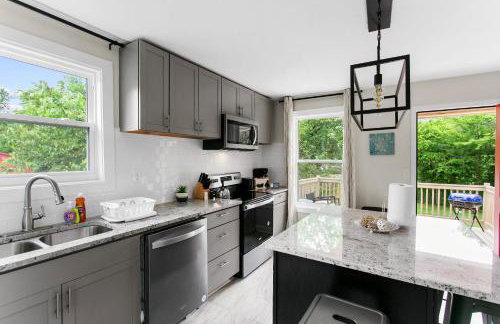 10 Min to Downtown-Modern in Magic City-Both Units - Foto 2