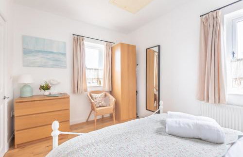 Sundowners panoramic views of countryside sea - Foto 11