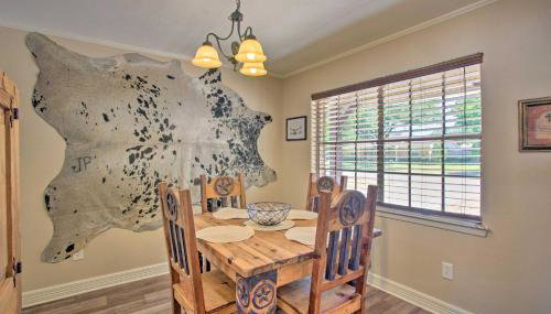 Home in Historic Waxahachie with Yard and Patio! - Foto 5