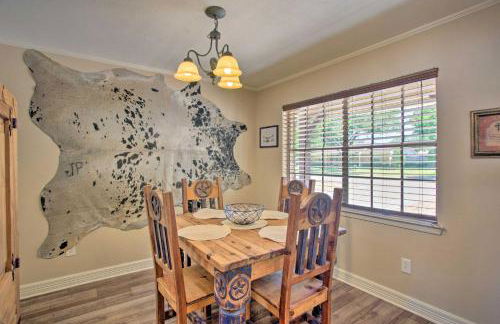 Home in Historic Waxahachie with Yard and Patio! - Foto 5