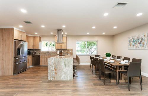 Luxury 5BR Villa Heated Pool near Beach & Casino - Foto 9