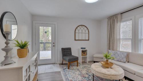 Cozy Fully-Renovated 2 BRM 2 Bath Near North Hills - Foto 2