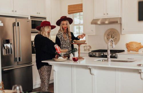 The SoFay Farmhouse- 1 MI From U of A - Foto 19