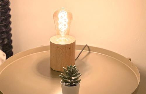 KATIES Apartments bei Regensburg - 3 Zimmer, 6 Personen, Infrarot-Sauna, Disney Plus, Balkon, Grill & Parkplatz - Foto 26