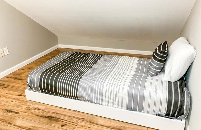 5218 Beach Dr B - Photo 2