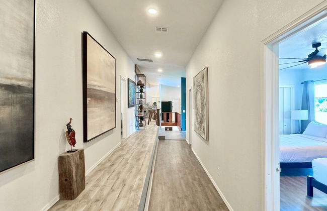 Spacious Family Home w Pool Hot Tub Large Yard - Photo 18