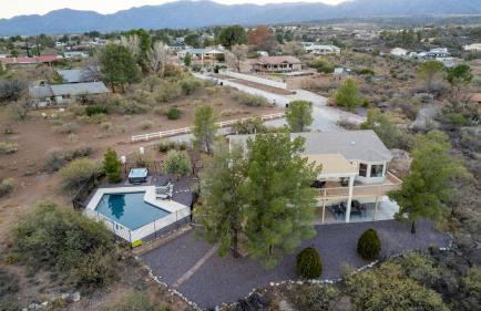 Heated Pool and Jacuzzi, Scenic Mountain View, Lux and Cozy, - Foto 35