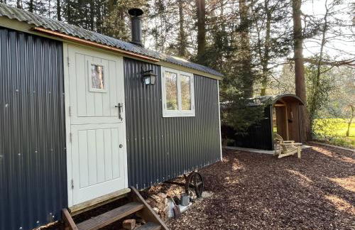 Chez Marguerite Shepherd's Hut with Private Sauna, Outside Bath - Photo 6