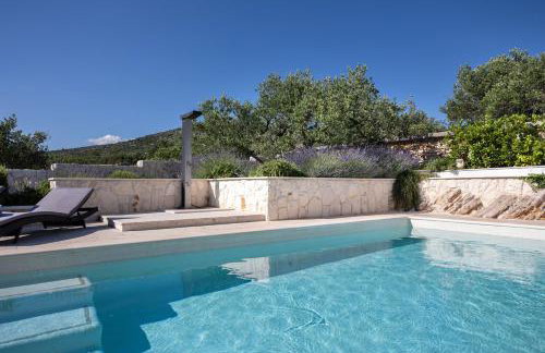 Villa True Oasis with Heated Pool - Photo 2