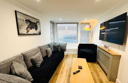 NEW Central Ryde Retreat, Melville Duplex, short walk to Beach Sleeps 6 - Foto 19