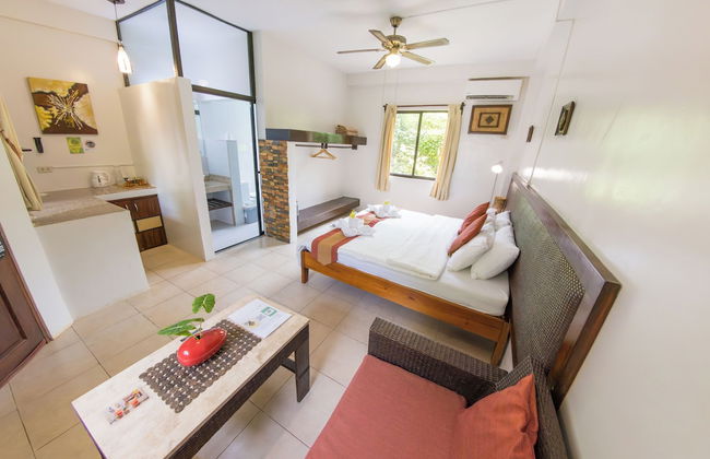 Palms Cove Resort - Photo 14