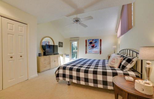 Harbor Springs Condo with Fireplace Near Skiing! - Foto 13