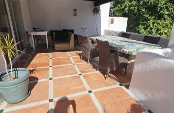 Bonito piso con jardines y piscina - Foto 26